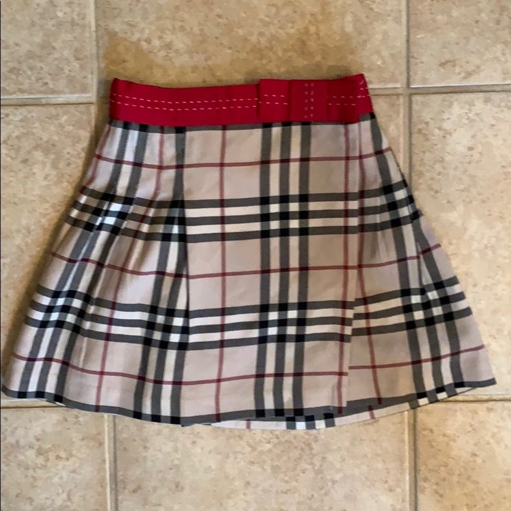 Burberry little girl’s size 6